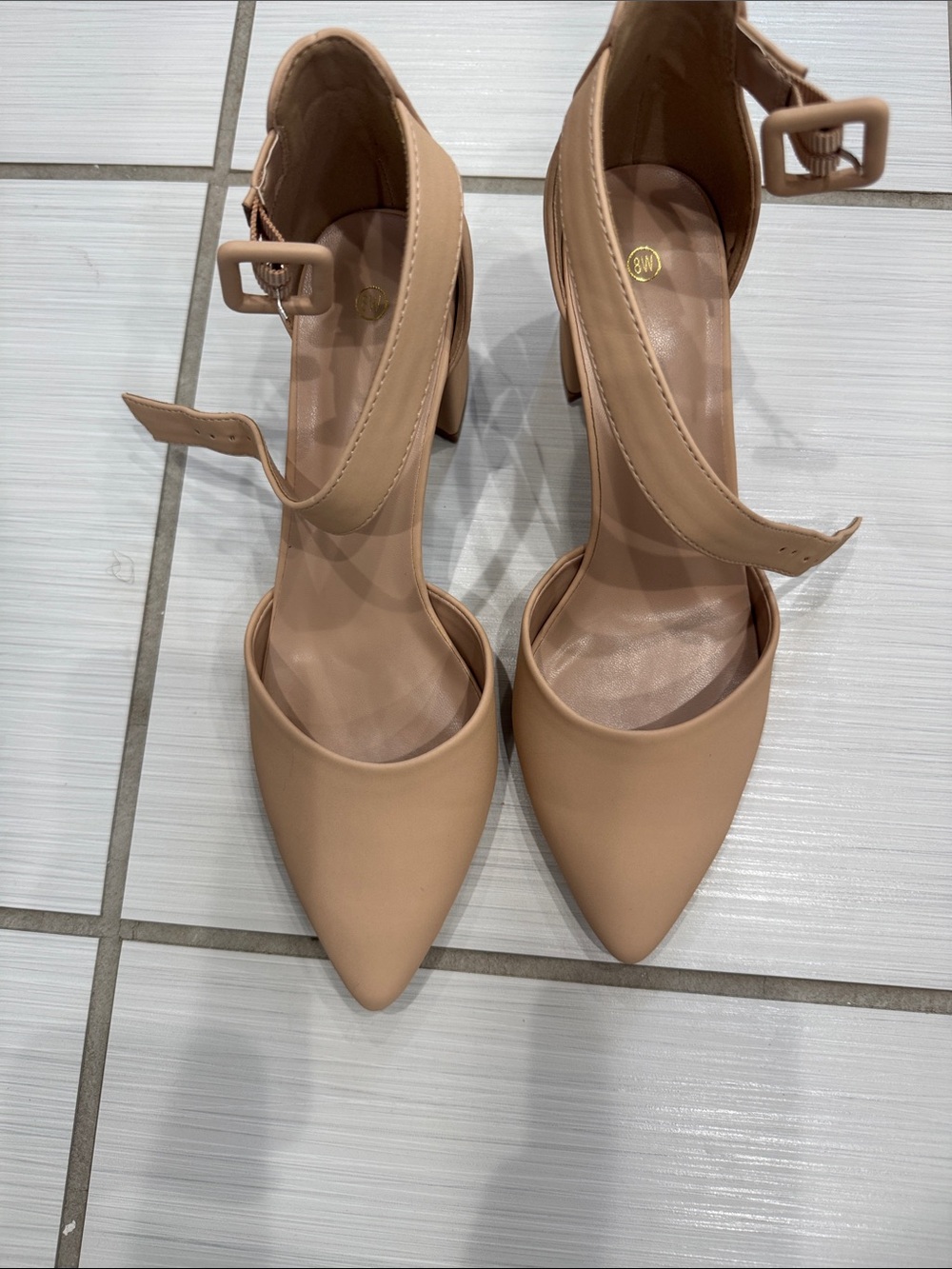 Tan Pointed-Toe Ankle Strap Pumps - Brand Unspecified